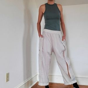 REEBOK - NWT PARACHUTE PANTS